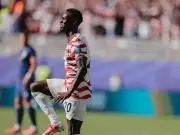 美国队以10人阵容2-0战胜波黑晋级16强,巴洛贡进球并染红,蒂尔曼再添一分